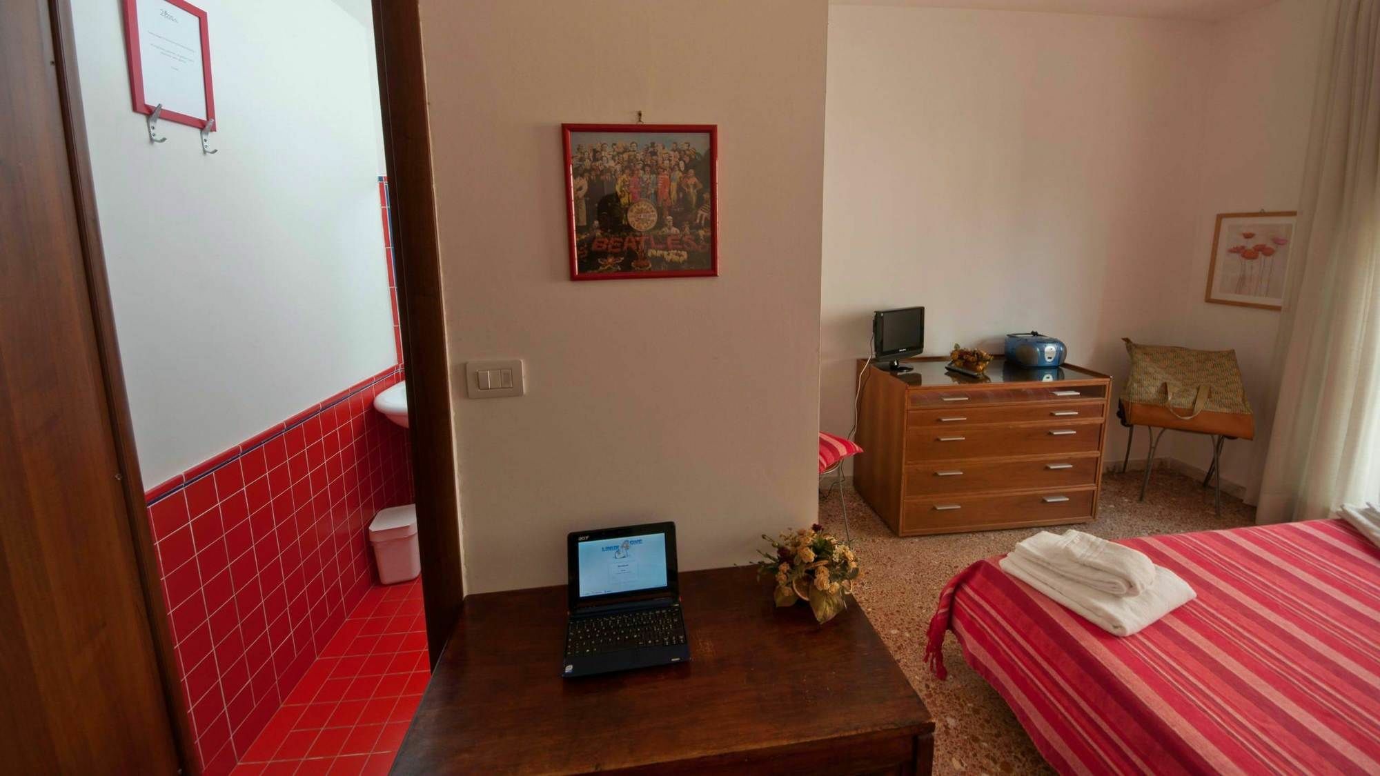 2 Passi Da Bed & Breakfast Rome Bagian luar foto