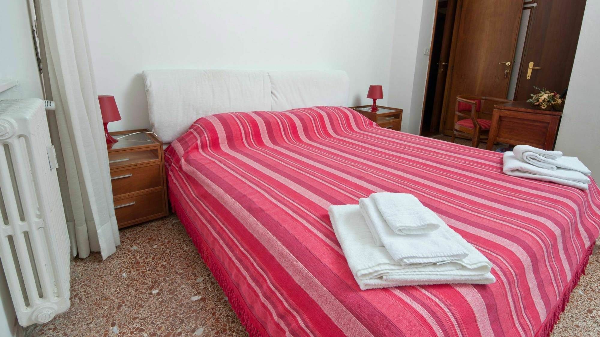 2 Passi Da Bed & Breakfast Rome Bagian luar foto